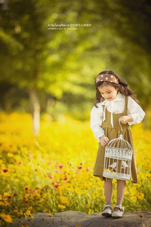 捕捉纯真瞬间 摄影师琪琪的儿童外景摄影作品《外景》赏析
